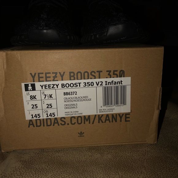 Infant bred yeezys V2 size 8k brand new 210$ firm - Picture 2 of 8